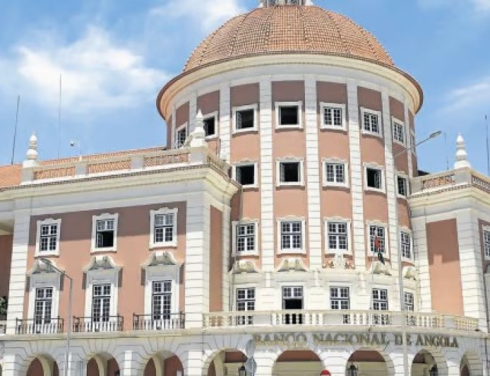 BNA aumenta limite diário de levantamentos para 180 mil Kwanzas
