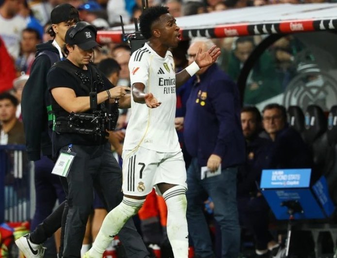 Vinícius Júnior pede desculpas após reação no Clássico contra o Barcelona