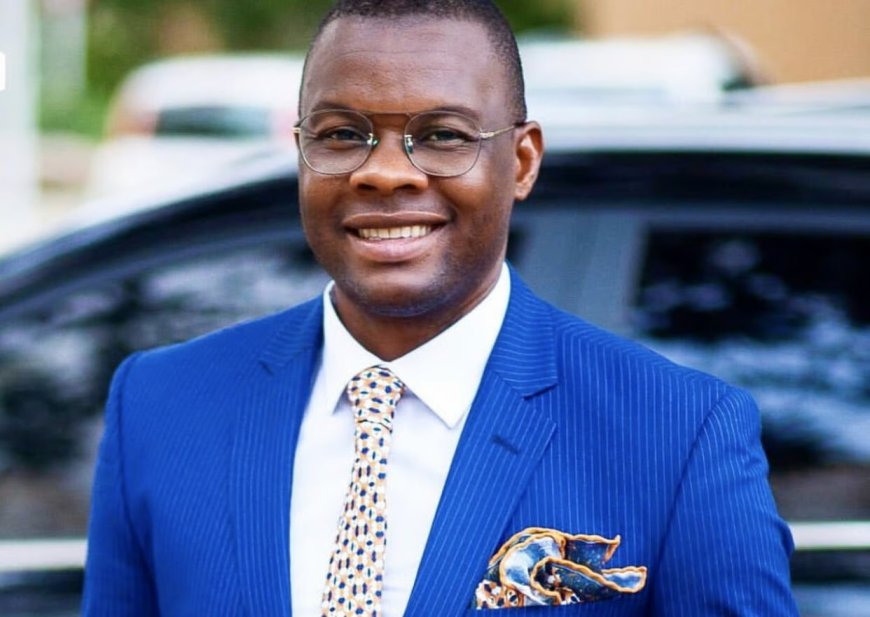 Costa Vilola celebra a sua Pós-Graduação: -“Tive de dizer não as festas”