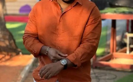 Morre o músico angolano Roxane Fernandez.