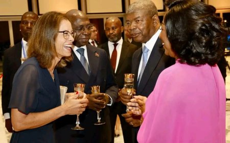 Casal Presidencial Recebe Corpo Diplomático e Organizações Internacionais