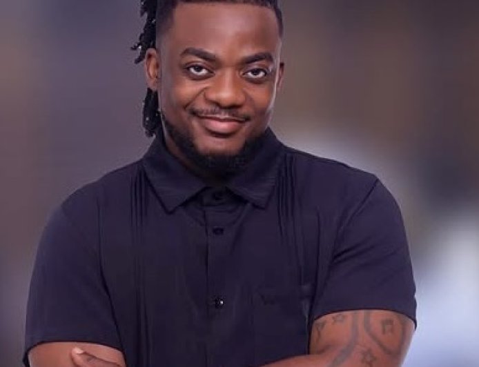 Agente Formiga elogiado pelos fãs após ajudar senhora na via pública