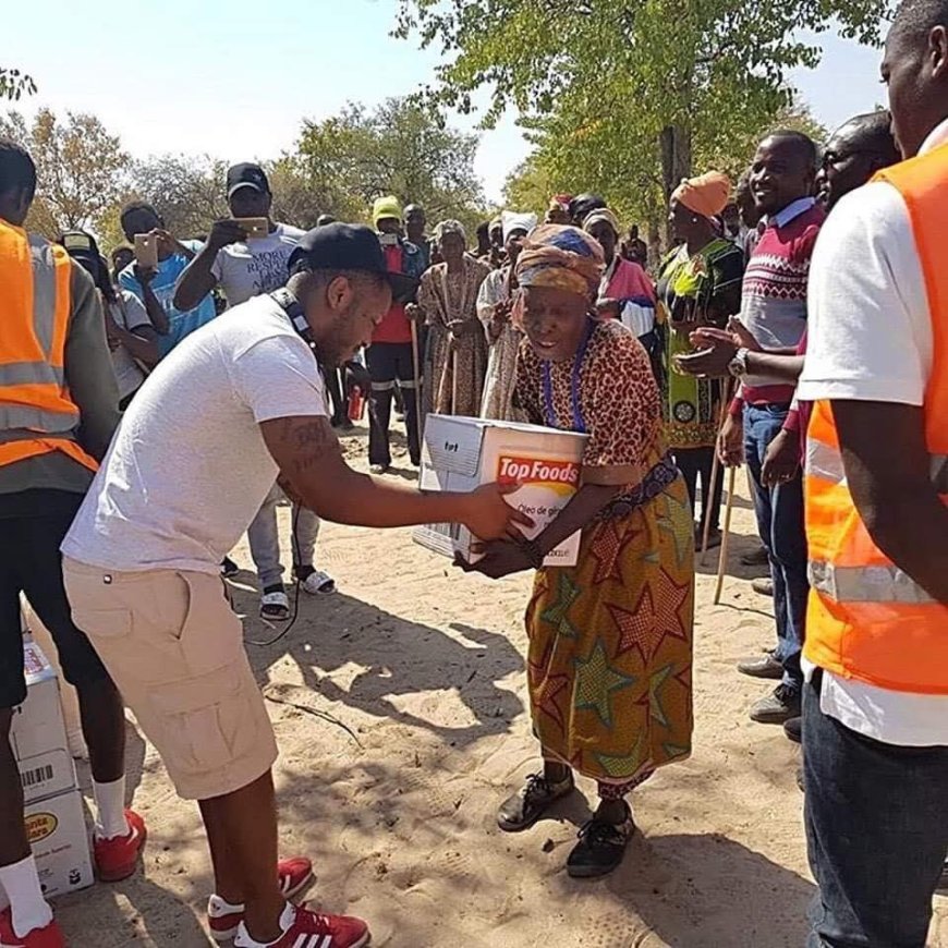 Dji Tafinha inicia campanha solidária no Cunene com doações alimentícias