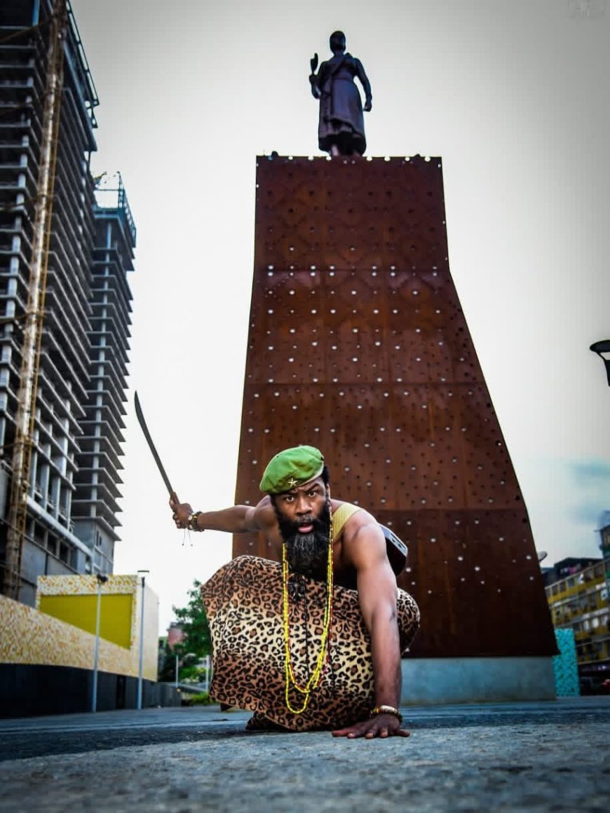 C4 Pedro pousa nas redes sociais mostrando a identidade nacional