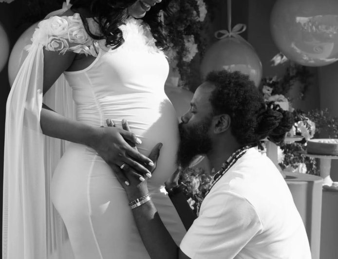 Sharam Diniz posta imagem do chá de revelação: "Menina ou menino?"