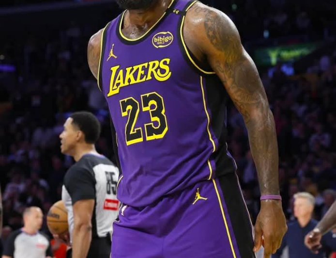 LeBron James ultrapassa Kareem e redefine a história da NBA